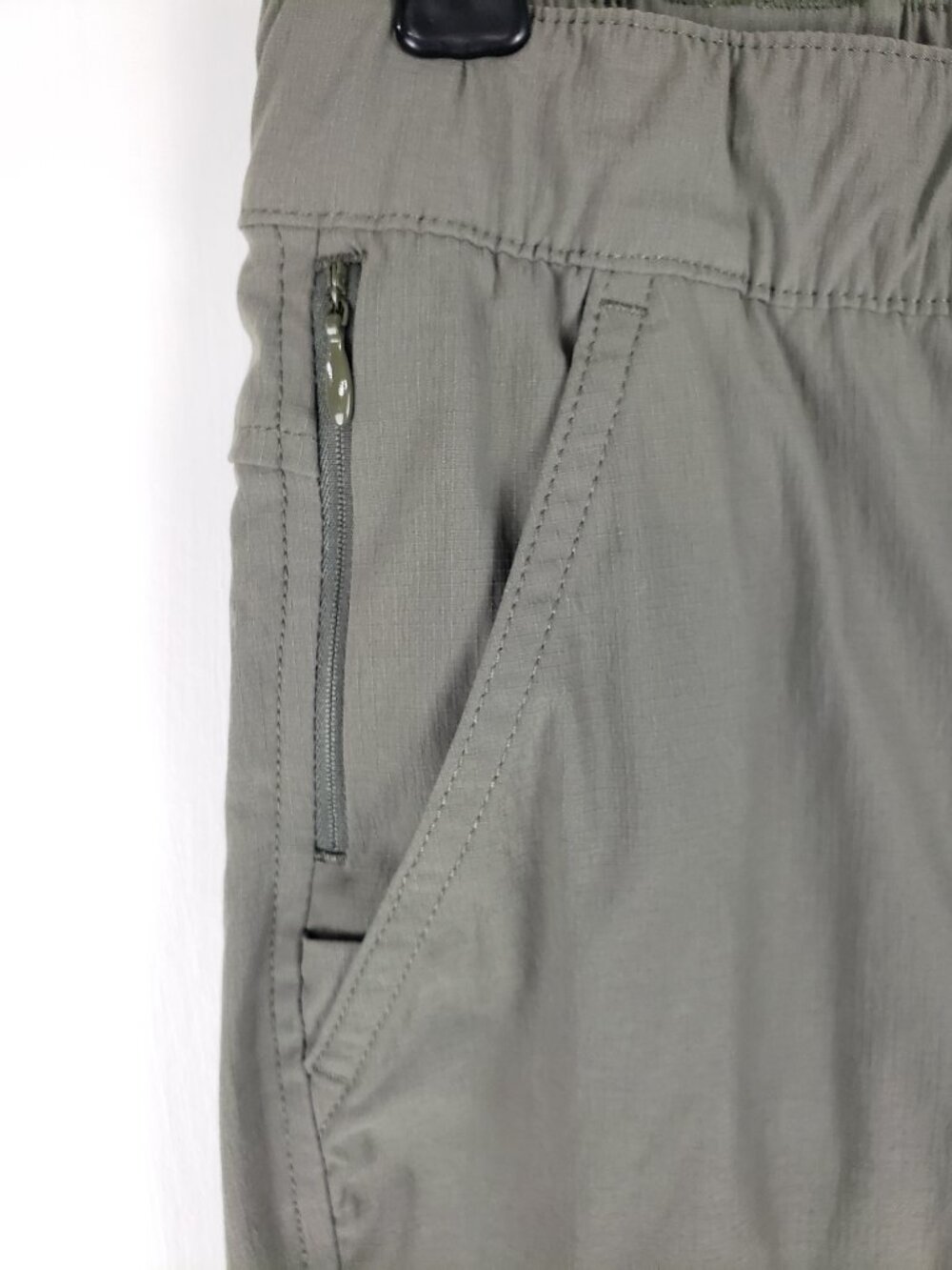 Eddie Bauer 1st Ascent Pull On Bermuda Shorts Olive Green Ripstop Nylon Womens 8 - Picture 4 of 9